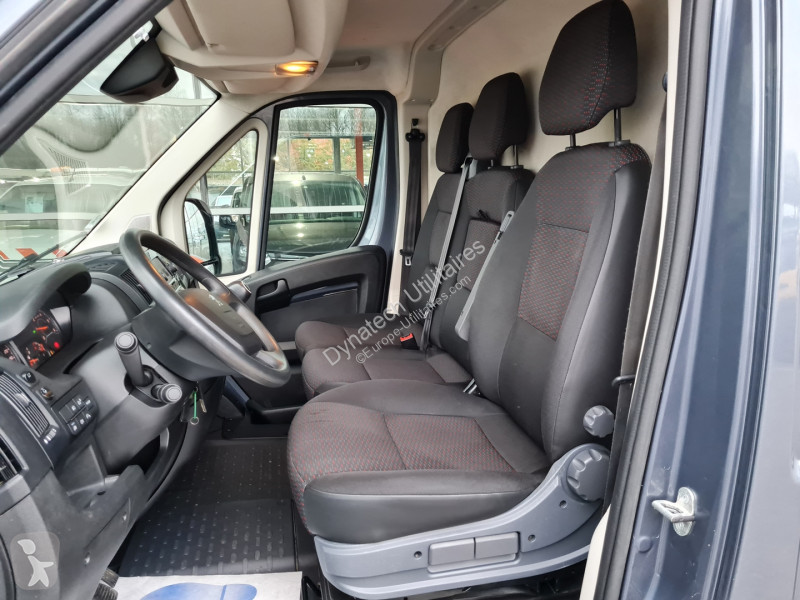 Véhicule utilitaire Peugeot BOXER FG 333 L3H2...