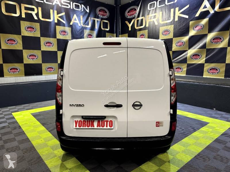 Samochód dostawczy Nissan