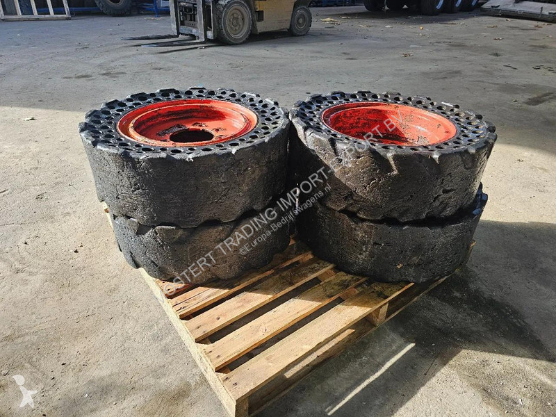 Véhicule utilitaire Michelin 30x10-16 Michelin...