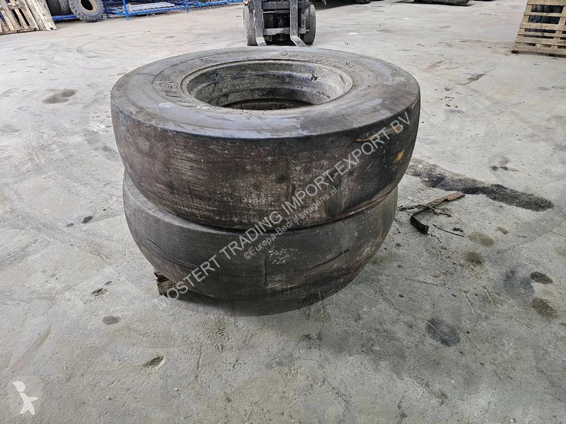 Nyttofordon  16.9-30 Firestone 16.9-30 Tractor...