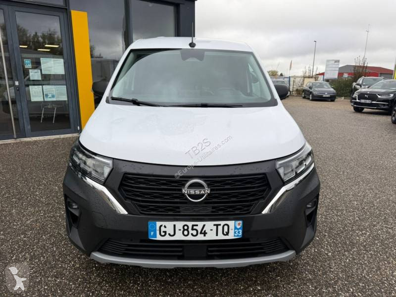 Véhicule utilitaire Nissan