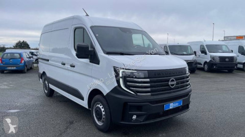 Fourgon moyen Nissan جديد