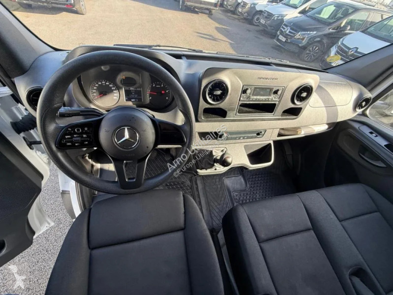 Mercedes  van