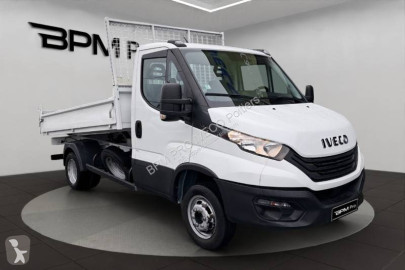Utilitaire benne standard Iveco