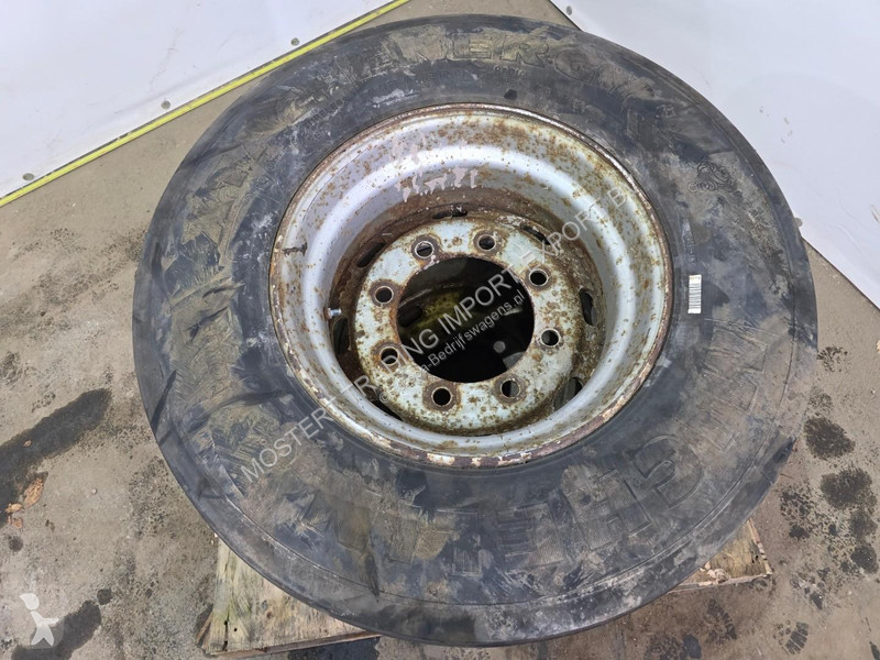 Samochód dostawczy Michelin 445/45 R19.5...