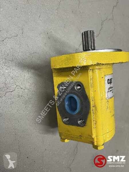 Véhicule utilitaire Caterpillar Hydraulic pump...
