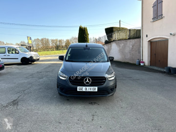 Fourgonnette Mercedes