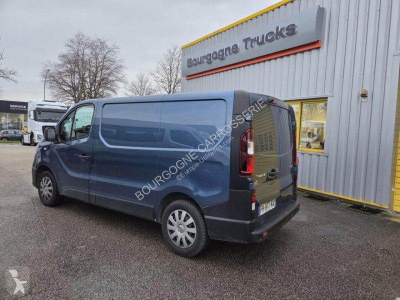 Véhicule utilitaire Renault TRAFIC L1H1 1000 Kg...