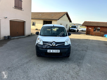 عربة نفعية مقفلة Renault