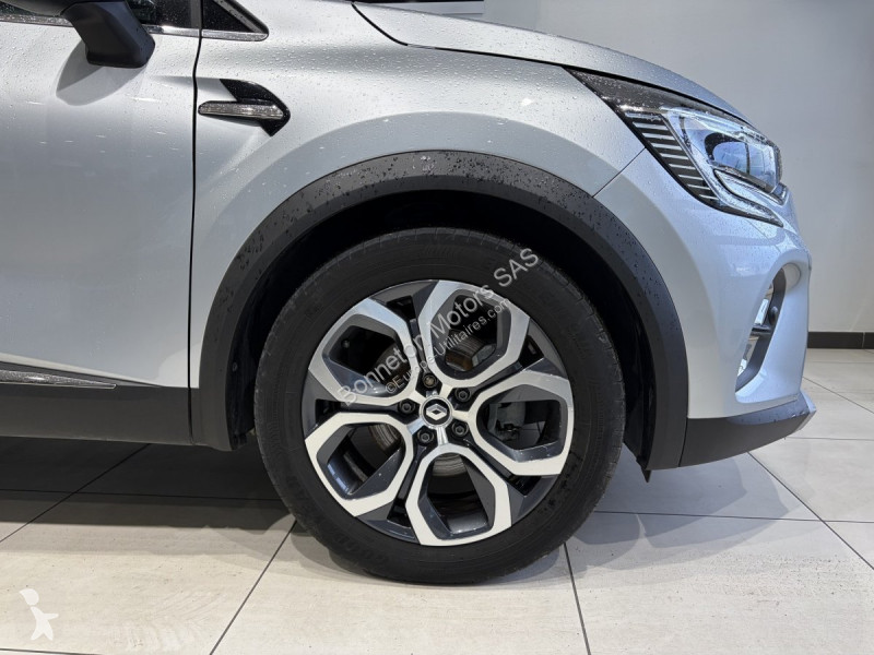 Samochód dostawczy Renault (2) techno E-Tech...