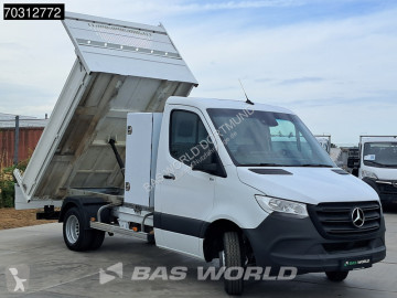 Utilitaire benne Mercedes