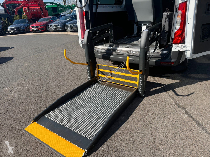 Mercedes 317 CDI Rollstuhl/Behinderten Lift...