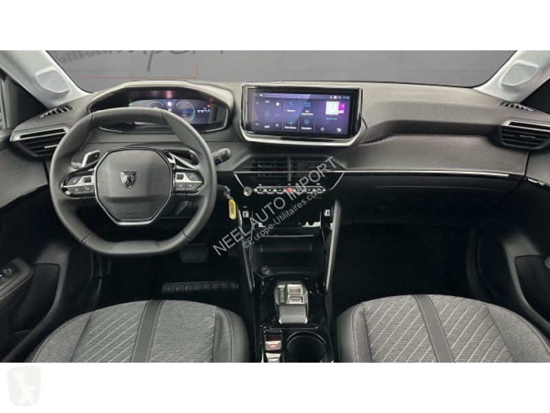 Véhicule utilitaire Peugeot 208 II  1.2i Hybrid...