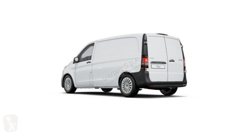 Furgon dostawczy Mercedes nowy