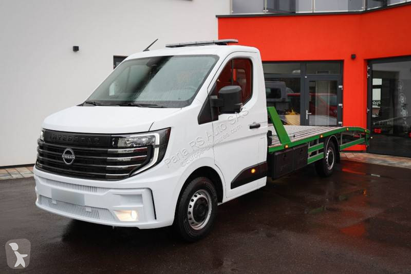 Véhicule utilitaire Nissan
