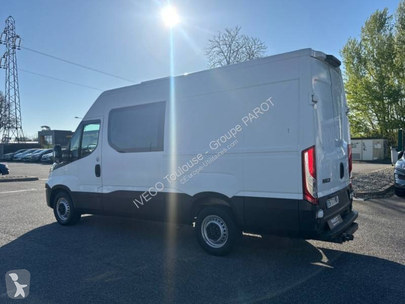 عربة نفعية Iveco