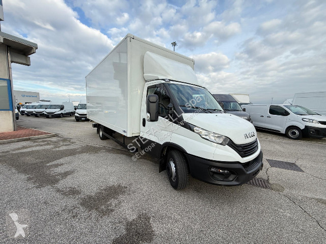 Samochód dostawczy Iveco DAILY 70C18HA8/P BOX...