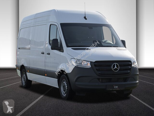 Véhicule utilitaire Mercedes Sprinter 317...