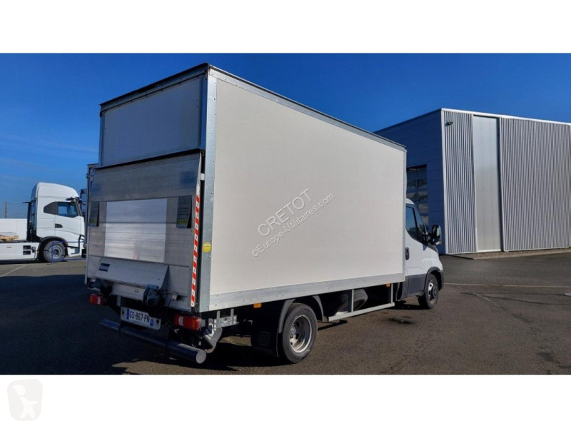 Véhicule utilitaire Iveco DAILY 35C16 3L