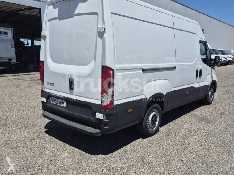 Furgoneta Iveco  DAILY 35S16 12M3
