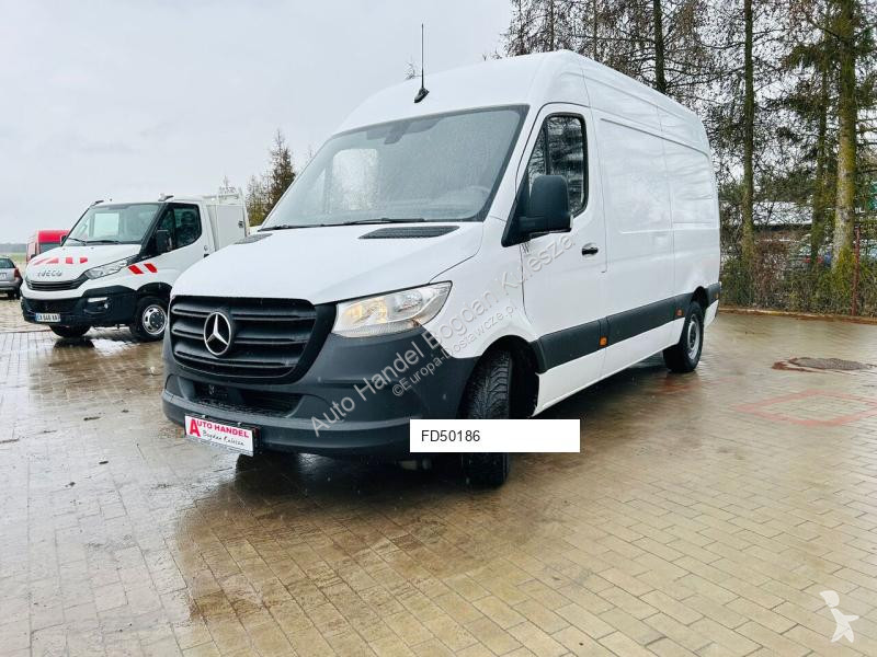 Furgoneta Mercedes