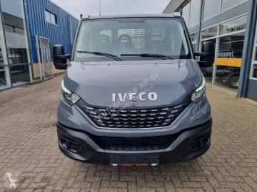 Utilitaire plateau Iveco