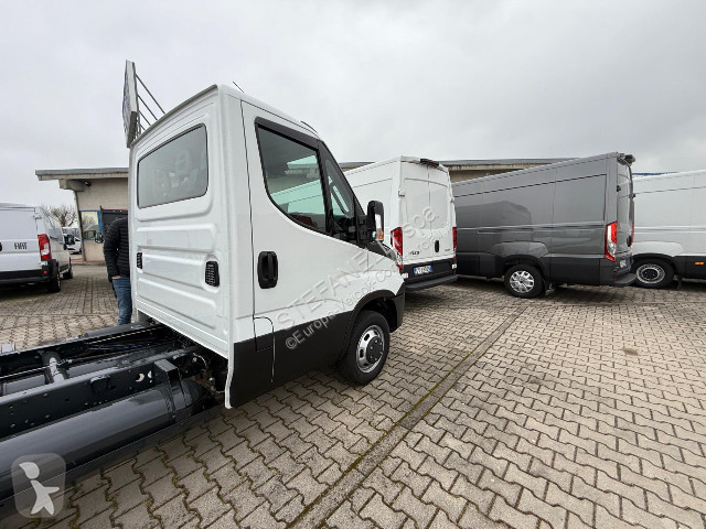Véhicule utilitaire Iveco DAILY 35C14N A TELAIO