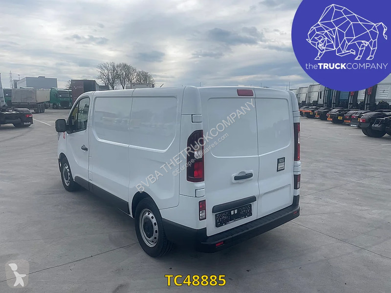 عربة نفعية Renault 3 150.30 EDC6 L1H1