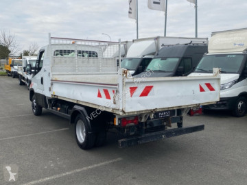 Utilitaire benne Iveco