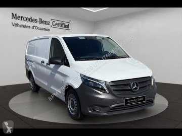 عربة نفعية مقفلة Mercedes