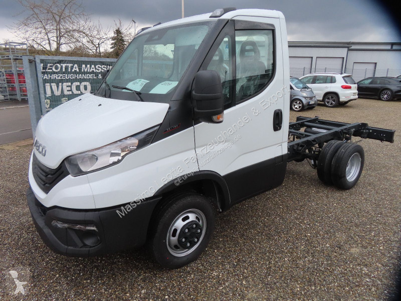 Véhicule utilitaire Iveco 35C16 3,0 Rd.3000...