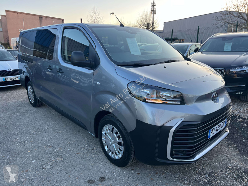 Samochód dostawczy Toyota