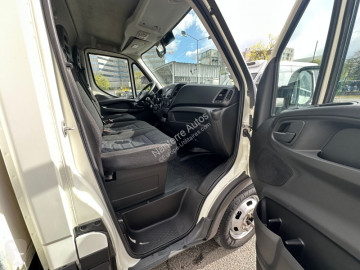 Utilitaire benne Renault