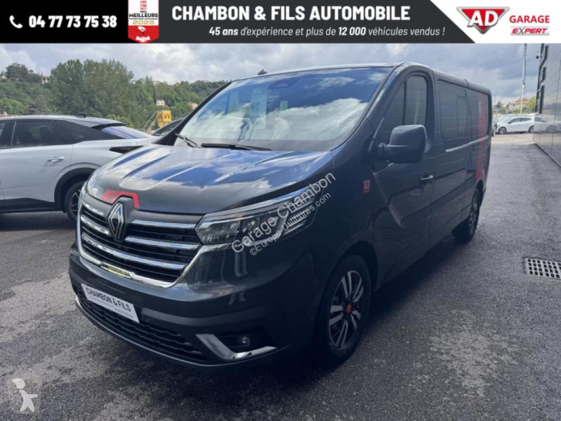 Véhicule utilitaire Renault CABINE APPROFONDIE...