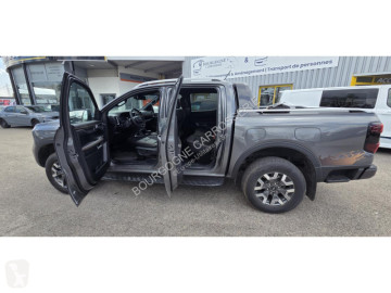 عربة نفعية مقفلة Ford