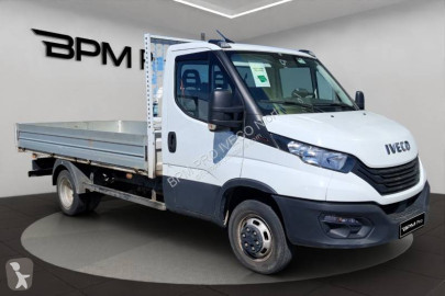 Utilitaire plateau ridelles Iveco