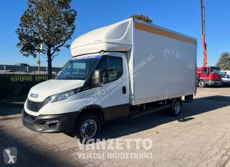 عربة نفعية Iveco