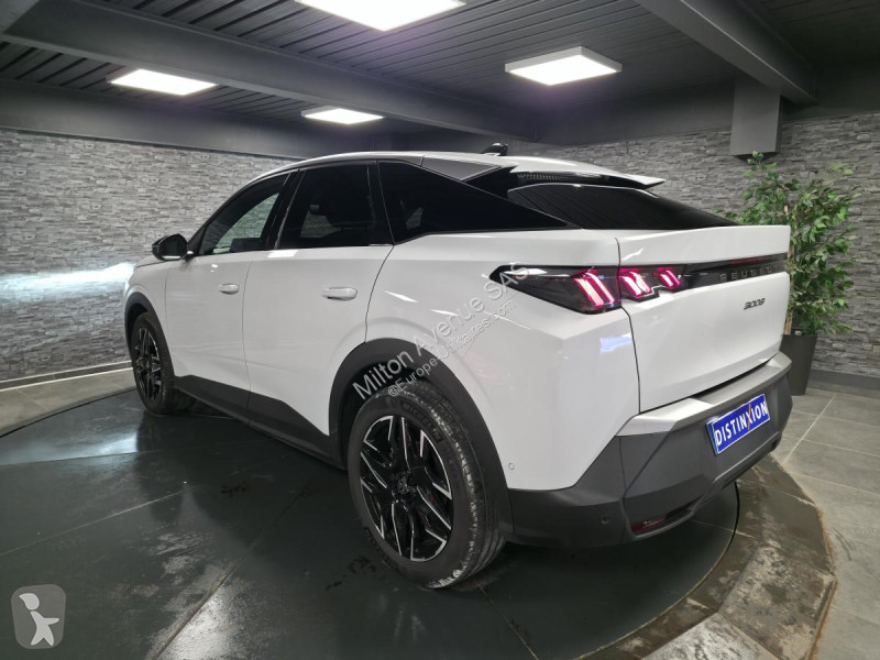 Samochód dostawczy Peugeot 3008 1.2i Hybrid...