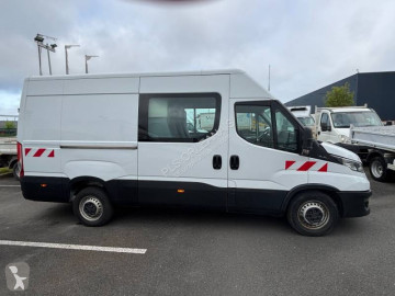 Fourgon moyen Iveco