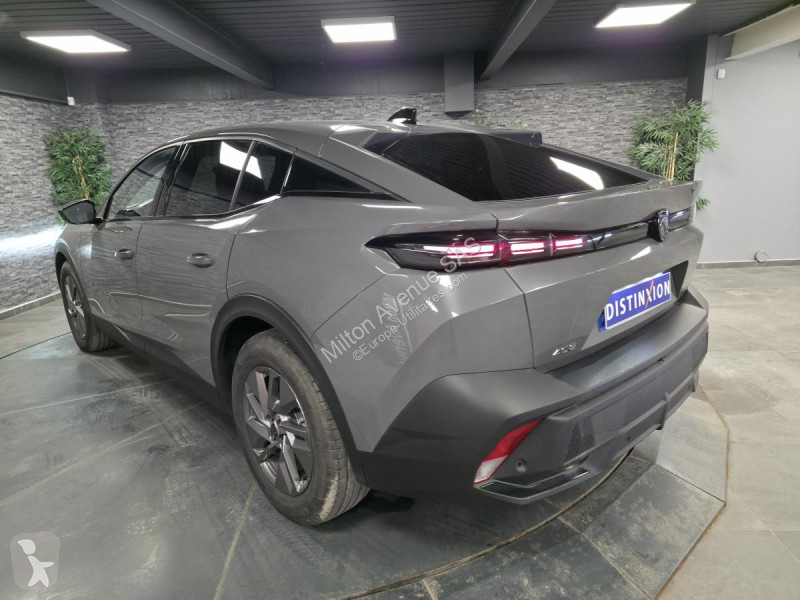 Véhicule utilitaire Peugeot 408 1.2i Hybrid...