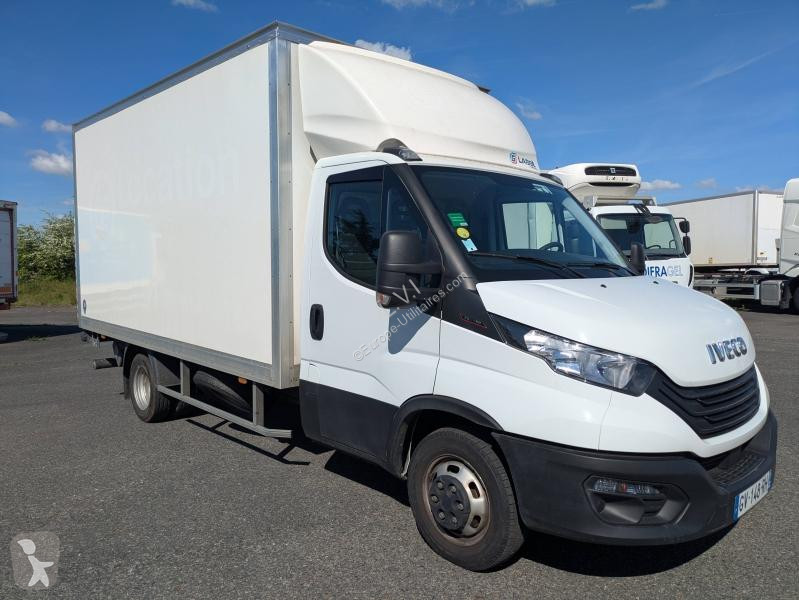Véhicule utilitaire Iveco CCb 35C16H...