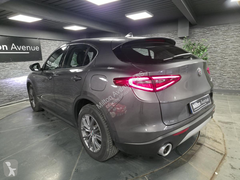 Samochód dostawczy Alfa-Roméo STELVIO 2.2 D -...