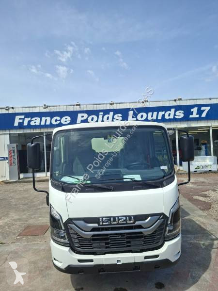 Samochód dostawczy Isuzu