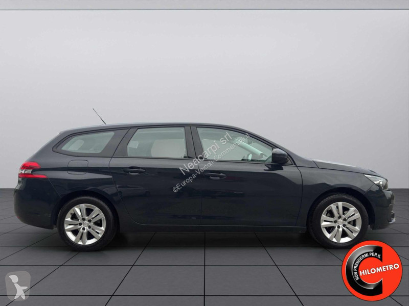 عربة نفعية Peugeot