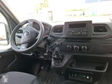 عربة نفعية مقفلة Renault