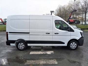 Fourgon moyen Renault neuf
