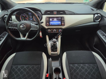 سيارة حضرية Nissan