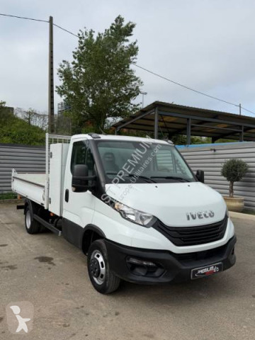 Utilitaire benne standard Iveco