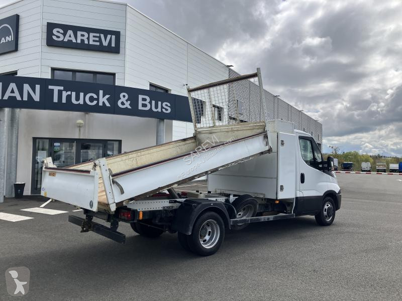Véhicule utilitaire Iveco 35-150 BENNE COFFRE