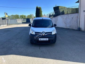 عربة نفعية مقفلة Renault